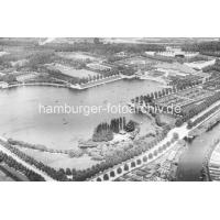 X37748848 Historische Luftaufnahme vom Stadtparksee im Hamburger Stadtpark.  | 